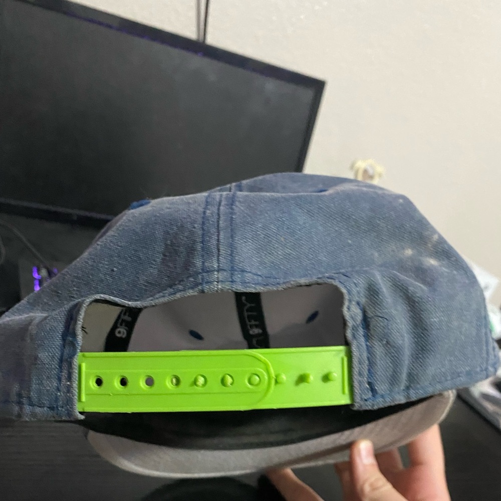 seahwks hat jean color